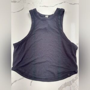 Hold tight Black Lululemon cropped tank sz 6